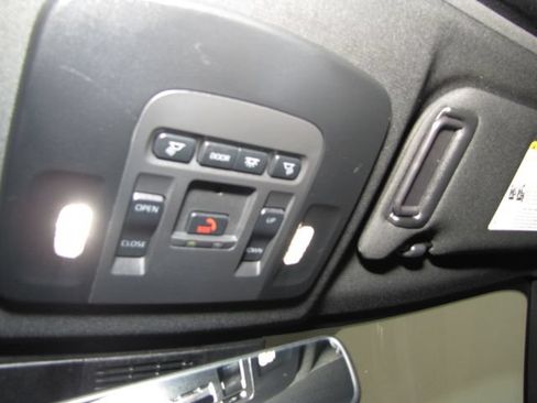 Used 2025 Toyota Camry SE w/ Multimedia Upgrade Package FWD image 8