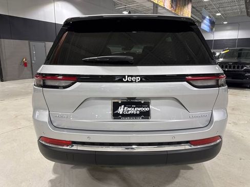 New 2025 Jeep Grand Cherokee Laredo X w/ Luxury Tech Group I image 9