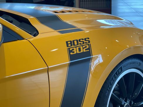 Used 2013 Ford Mustang Boss 302 w/ Boss 302 Accessory Pkg RWD image 29