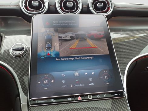 Used 2025 Mercedes-Benz GLC 300 4MATIC image 22