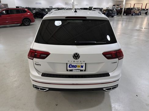 Certified 2023 Volkswagen Tiguan SEL R-Line image 8