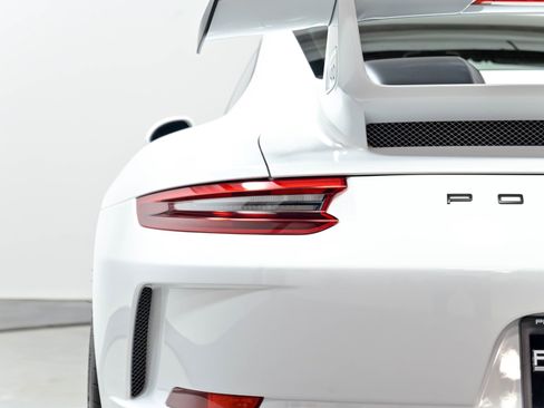 Used 2018 Porsche 911 GT3 RWD image 51