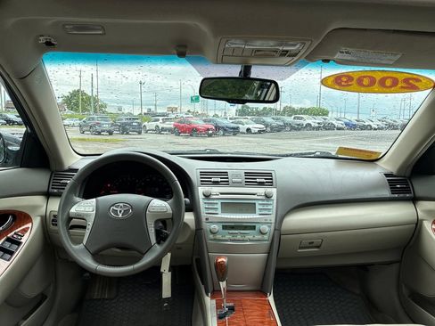 Used 2009 Toyota Camry XLE FWD image 18