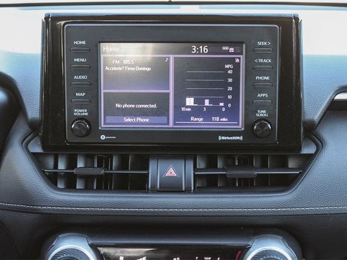 Used 2021 Toyota RAV4 LE image 18