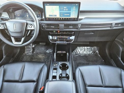 Used 2023 Lincoln Corsair AWD image 11