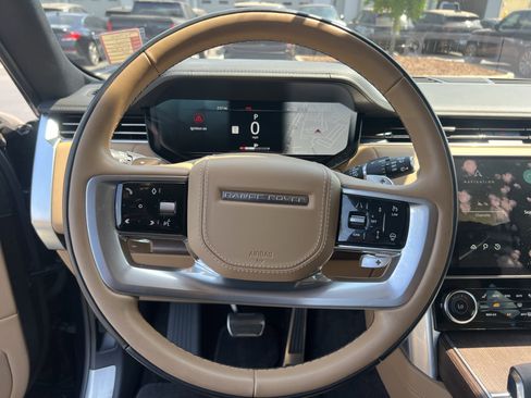 Used 2023 Land Rover Range Rover SE AWD/4WD image 18
