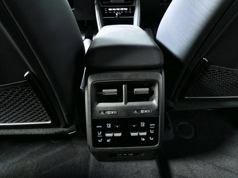 New 2026 Porsche Macan 4 Electric AWD/4WD image 21