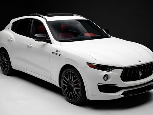 Used 2022 Maserati Levante GT AWD/4WD image 43