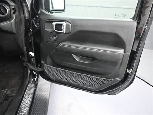 Used 2023 Jeep Wrangler Unlimited Sahara w/ Cold Weather Group image 11