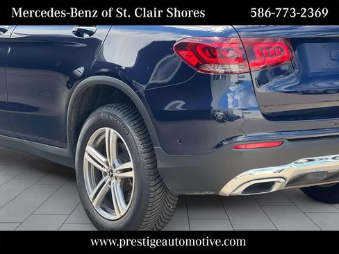 Used 2021 Mercedes-Benz GLC 300 4MATIC image 4