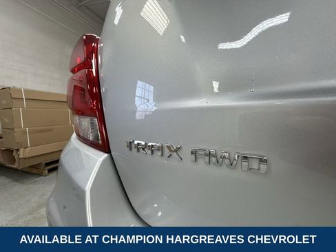 Certified 2022 Chevrolet Trax LT w/ LT Convenience Package image 40