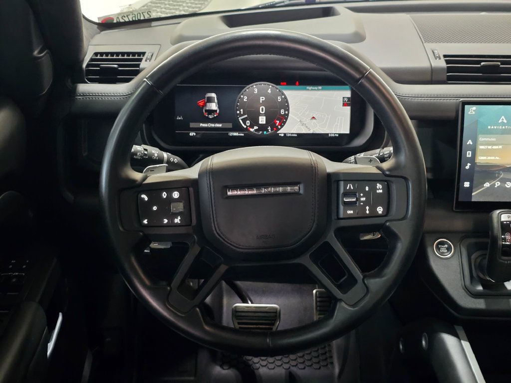 Used 2025 Land Rover Defender 110 V8 AWD/4WD image 10