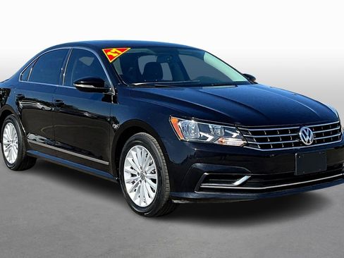 Used 2017 Volkswagen Passat 1.8T SE image 10