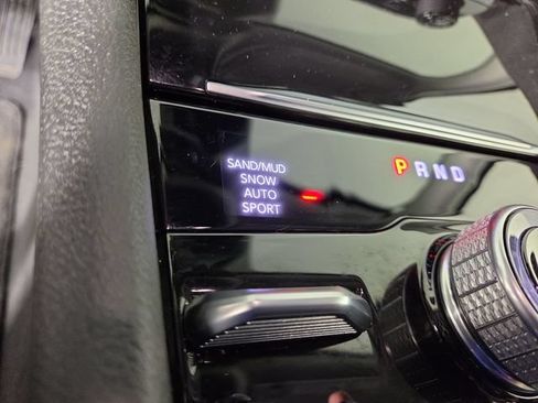 Used 2023 Jeep Grand Cherokee Limited w/ Luxury Tech Group II AWD/4WD image 27