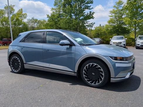 Used 2023 Hyundai Ioniq 5 Limited AWD/4WD image 2
