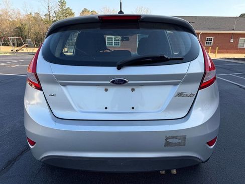 Used 2013 Ford Fiesta SE FWD image 6