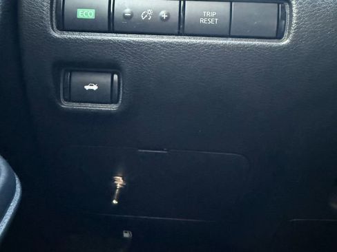 Used 2020 Nissan Sentra SV image 13