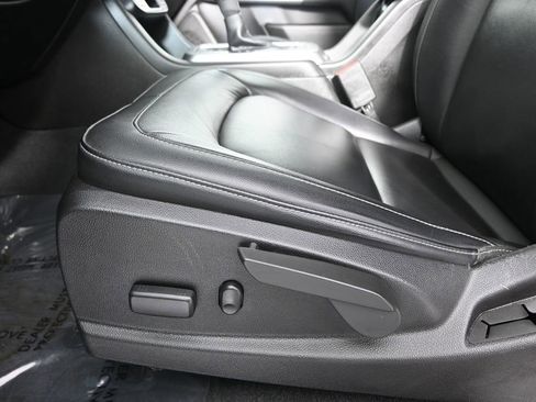 Used 2021 Chevrolet Colorado LT w/ Safety Package image 21