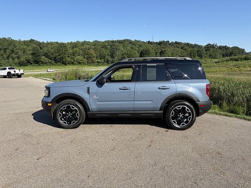 Used 2025 Ford Bronco Sport Outer Banks w/ Outer Banks Tech Package+ AWD/4WD image 2