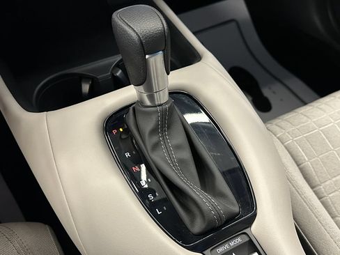 Used 2025 Honda HR-V LX image 16