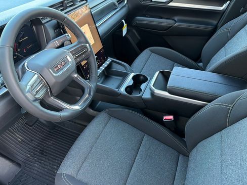 New 2026 GMC Terrain Elevation w/ Technology Package II AWD/4WD image 7
