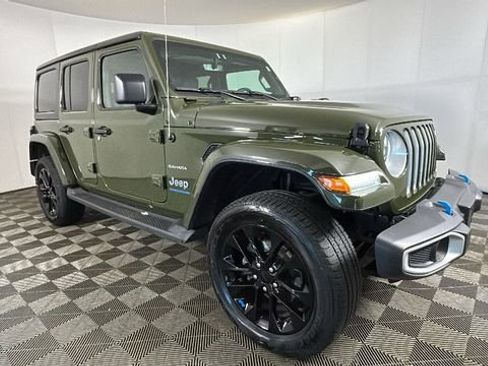 Used 2023 Jeep Wrangler Unlimited Sahara w/ Cold Weather Group AWD/4WD image 2