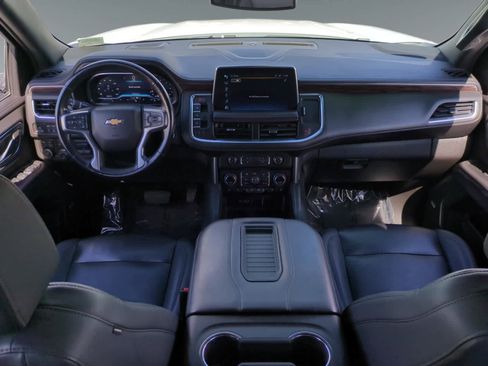 Used 2022 Chevrolet Suburban LT w/ Luxury Package image 10