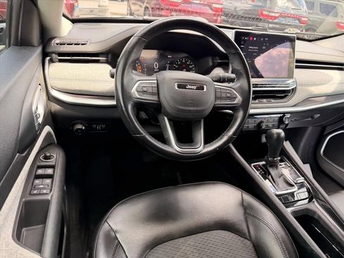 Used 2022 Jeep Compass Latitude w/ Convenience Group AWD/4WD image 11