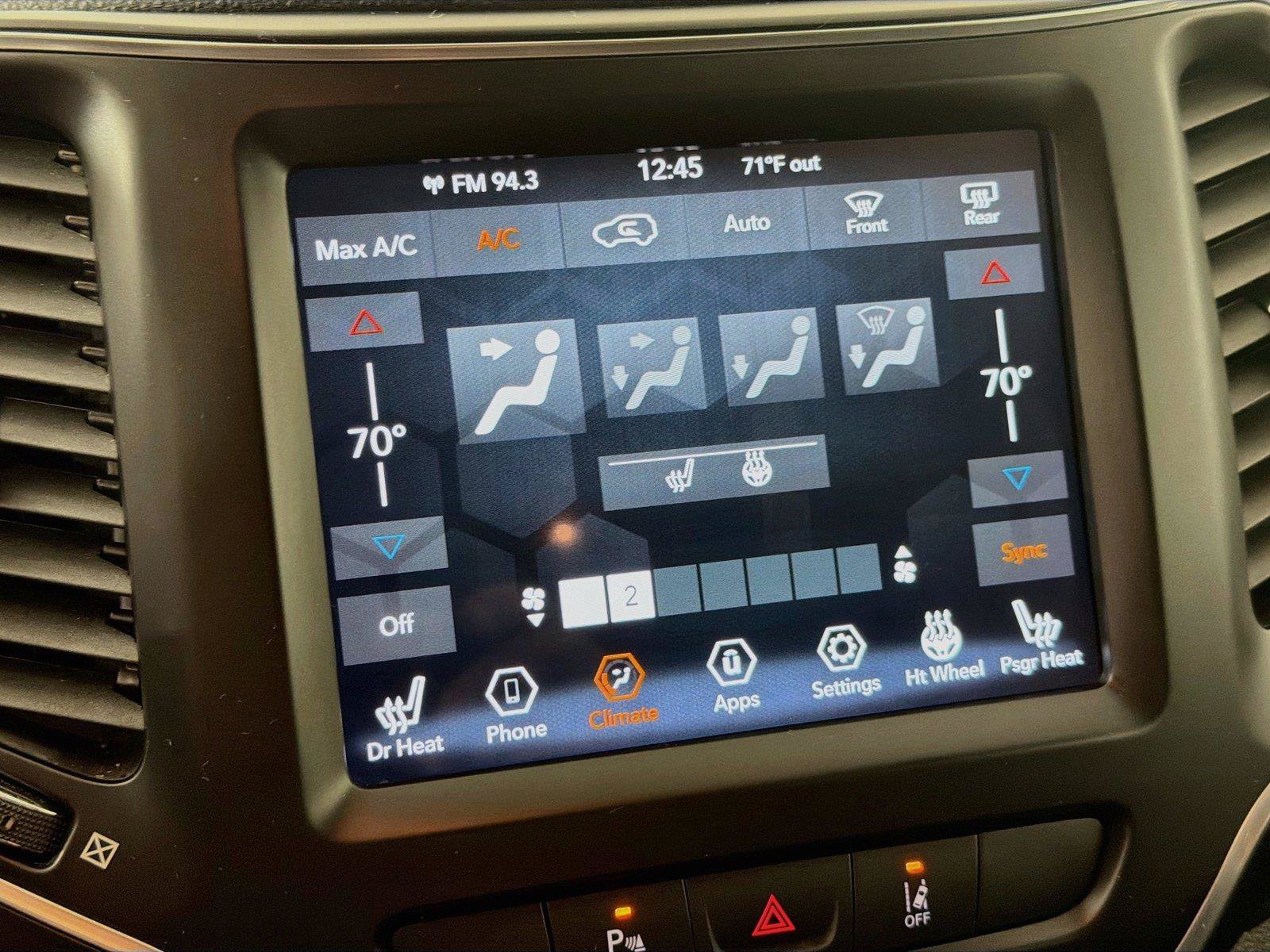 Used 2021 Jeep Cherokee Latitude Lux w/ Comfort/Convenience Group AWD/4WD image 21