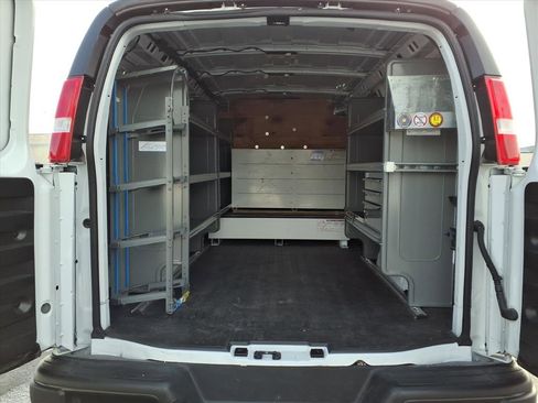 Used 2025 Chevrolet Express 3500 Work Van w/ Driver Convenience Package image 29