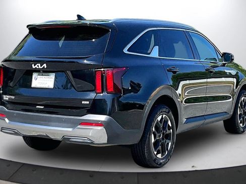 Used 2024 Kia Sorento S AWD/4WD image 9