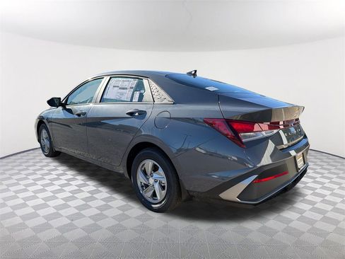 New 2026 Hyundai Elantra SE image 7