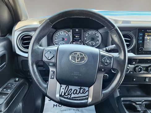 Used 2016 Toyota Tacoma TRD Sport w/ Towing Package AWD/4WD image 20