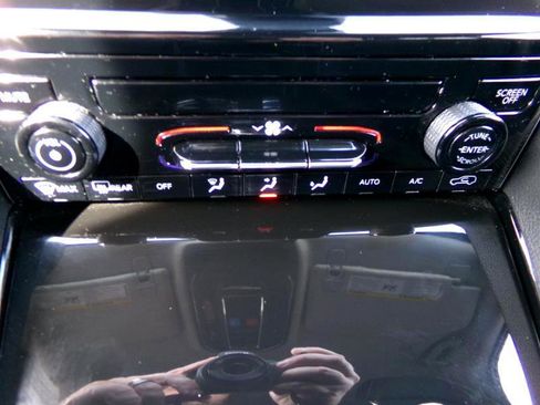 Used 2023 Jeep Grand Cherokee Laredo image 24