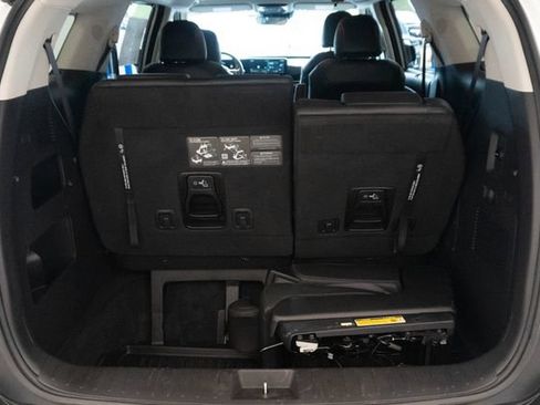 Used 2026 Kia Carnival EX FWD image 14
