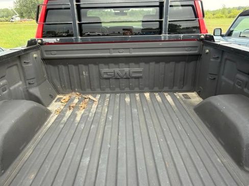 Used 2019 GMC Sierra 1500 Elevation w/ X31 Off-Road Package AWD/4WD image 12