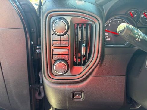 Used 2022 Chevrolet Silverado 1500 Custom image 21