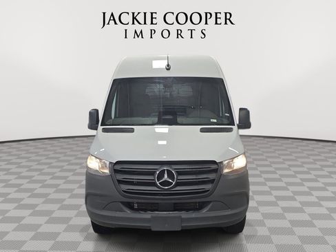Used 2025 Mercedes-Benz Sprinter 2500 image 2