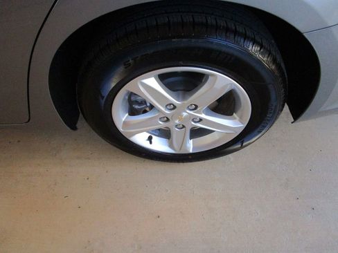 Used 2024 Chevrolet Malibu LT image 9