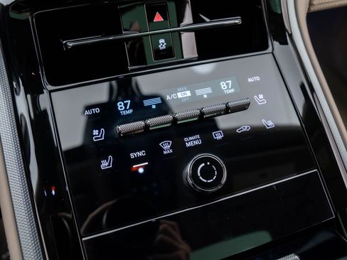 Certified 2025 Porsche Panamera 4 image 23