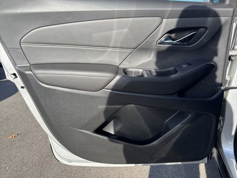 Used 2022 Chevrolet Traverse Premier w/ Redline Edition image 32