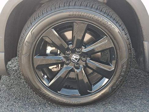Used 2025 Honda Pilot Black Edition image 27