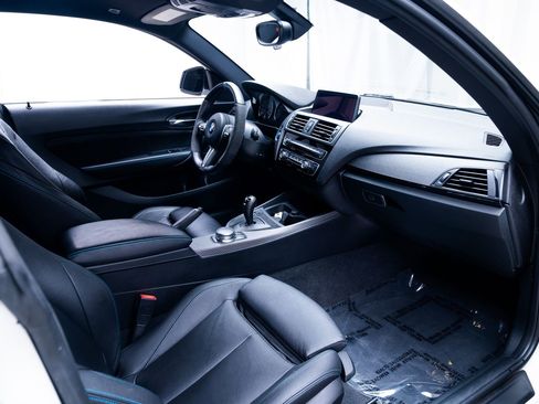 Used 2017 BMW M2 RWD image 21