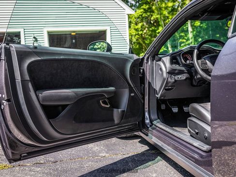 Used 2020 Dodge Challenger SRT Hellcat image 19