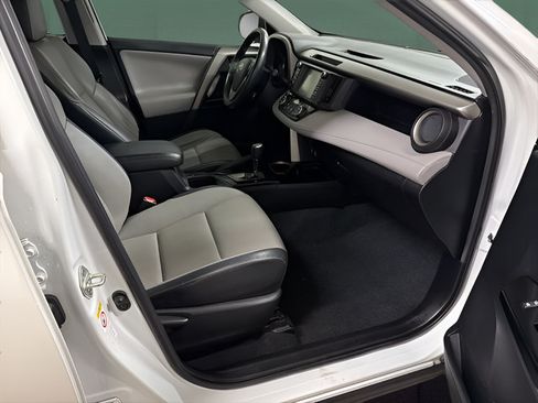 Used 2018 Toyota RAV4 Limited FWD image 15