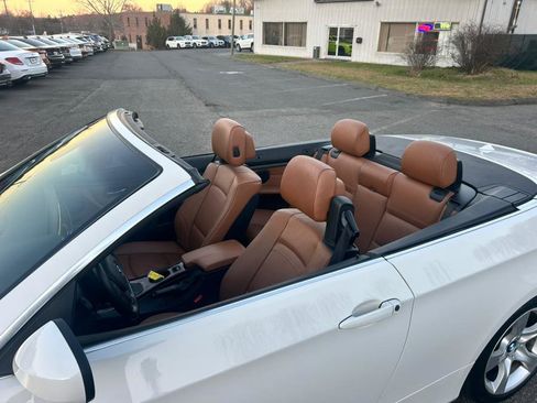 Used 2013 BMW 335i Convertible image 20