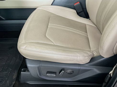 Certified 2022 Ford Expedition Limited image 32