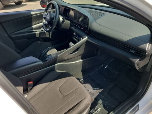Used 2025 Hyundai Elantra Sport FWD image 20