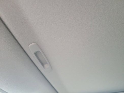 Used 2023 Toyota Corolla Cross XLE image 31