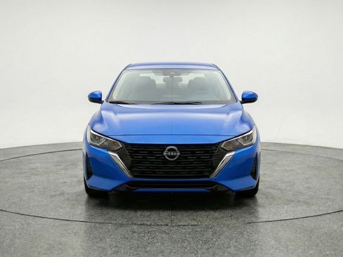 Used 2025 Nissan Sentra SV FWD image 2